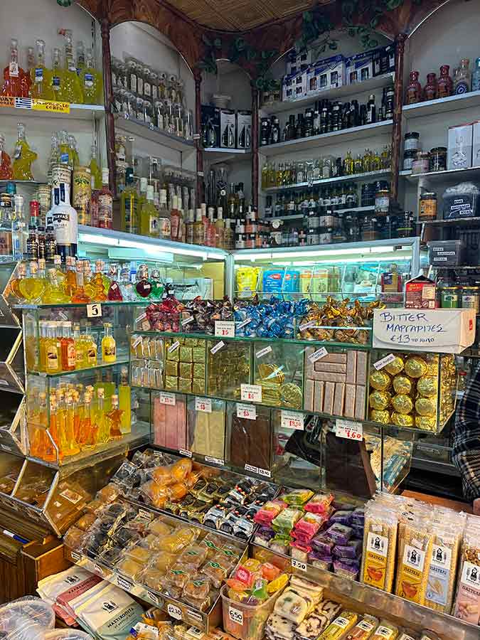 Η ΘΕΣΣΑΛΟΝΙΚΗ Ξηροί Καρποί - Βότανα - Μπαχαρικά