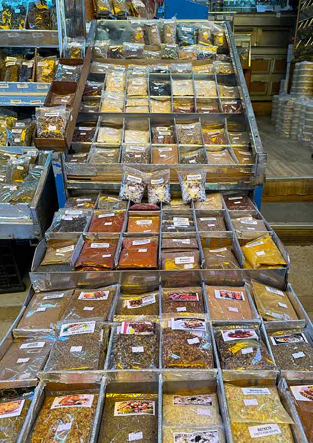 Ξηροί Καρποί - Βότανα - Μπαχαρικά