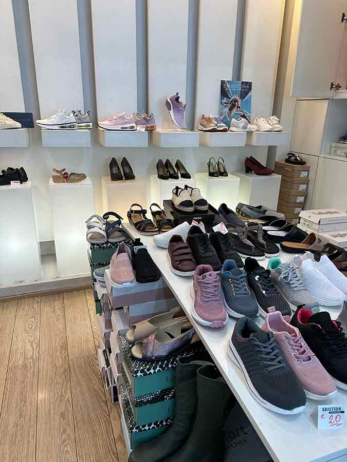 Γυναικεία & Aνδρικά Υποδήματα