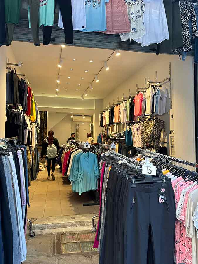 Γυναικεία Ενδύματα